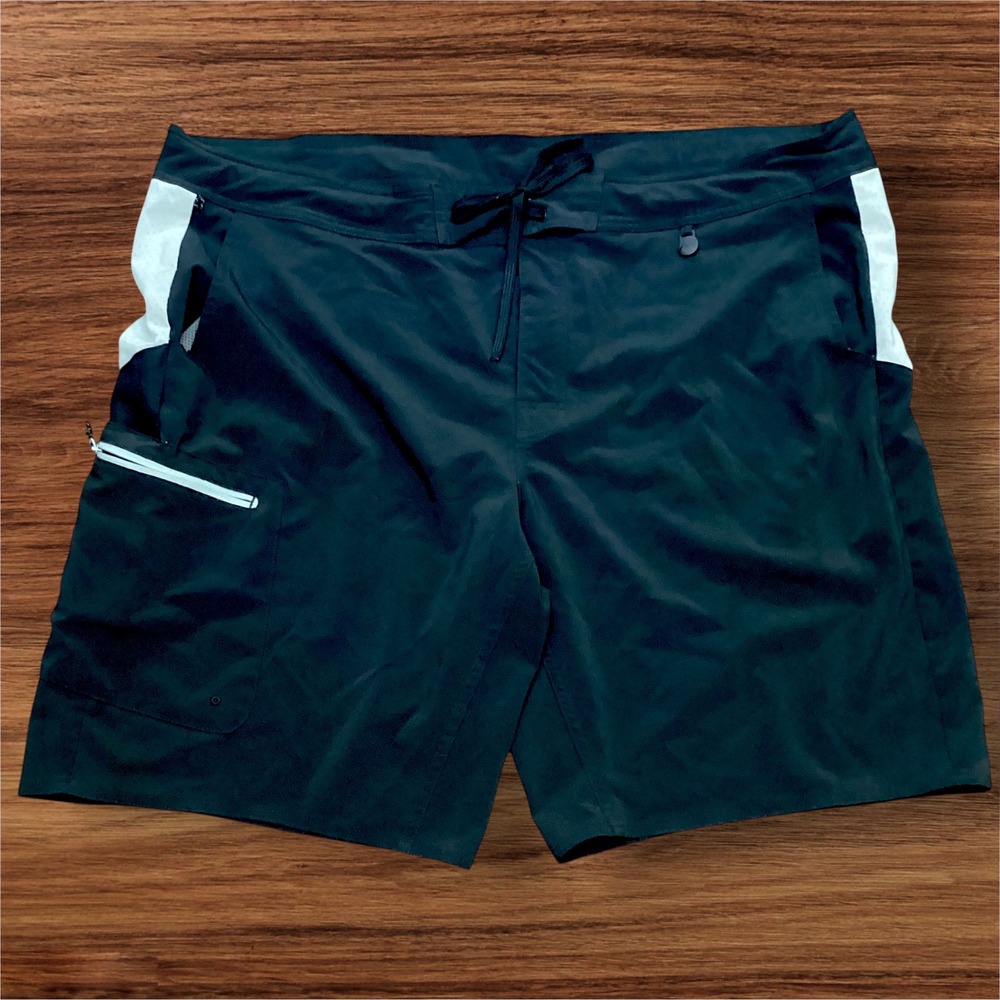 Magellan Outdoors Pro Angler Fishing Shorts Mens 2XL Black White Zipper Pockets